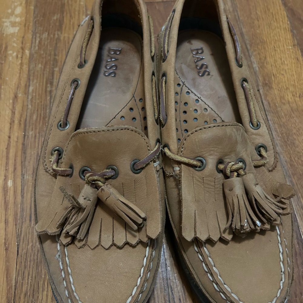 Bass Tan Boat Shoes with Tassels and Moccasin Stitching